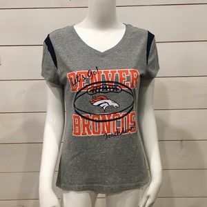 Denver Broncos t-shirt - like new!
